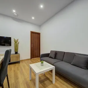 Centre By Shortletsmalta Appartamento